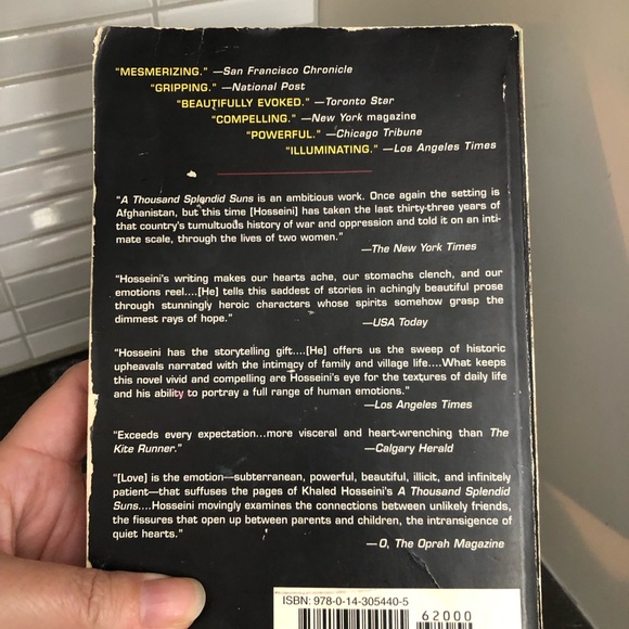 🧡 3/$12 A Thousand Splendid Suns - Picture 7 of 11